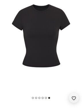 Skims fits everybody t-shirt